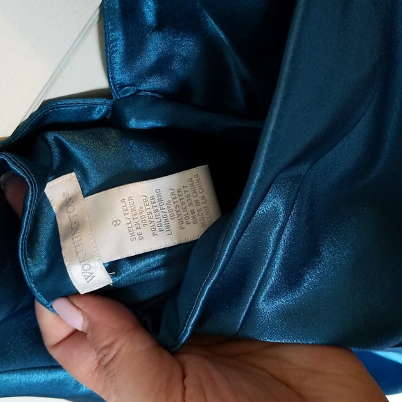 Evening halter dress - Picture 4 of 4